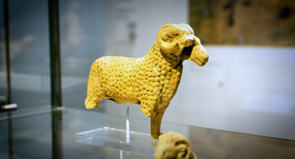 Figurine of a standing ram